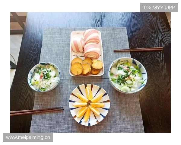 史梦瑶又晒早餐，一桌子摆得跟博物馆陈列，我只好默默翻钱包