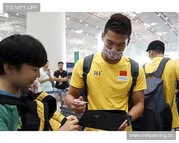 徐嘉余拎着能买两个月房租的包走机场，我这人生观被刷新